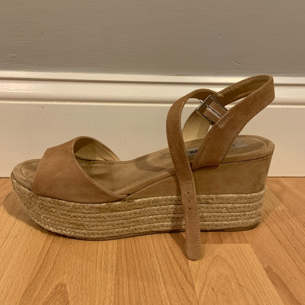 Steve Madden Kianna Natural Suede Sandal